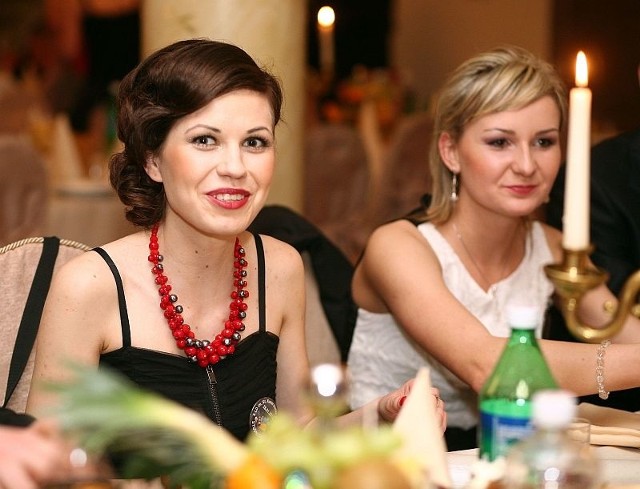 Pierwsze miejsce zajęło zdjęcie z "Konarskiego&#8221;, przedstawiające maturzystki Martynę Chełmińską i Sylwię Stawczyk.