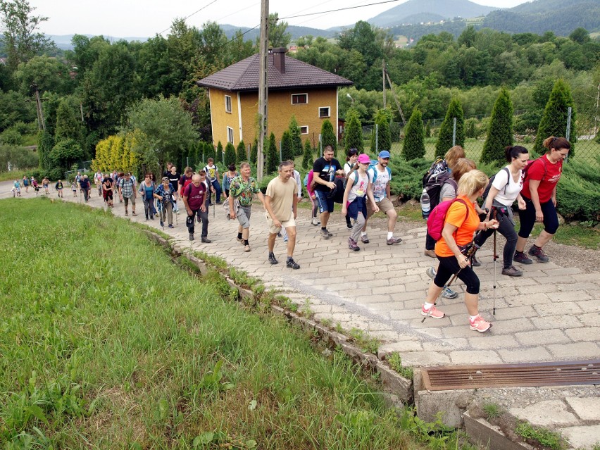 Odkryj Beskid Wyspowy. Na Lubogoszcz wspięło się ponad 800 piechurów