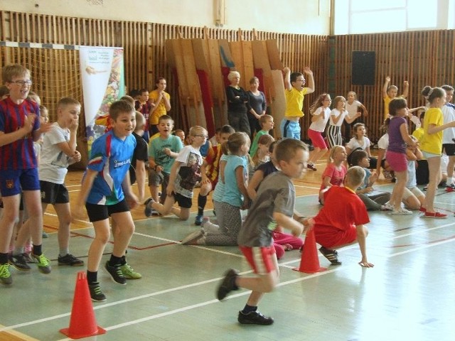 Częścią imprezy były szkolne zawody sportowe. 
