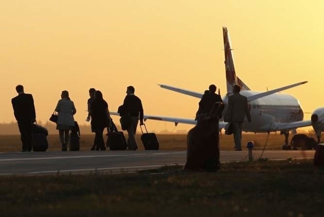 Opolanie zarabiają średnio o ok. 500 zł mniej w porównaniu z krajem i od 400 do 900 zł mniej niż w ościennych regionach : dolnośląskim i śląskim.