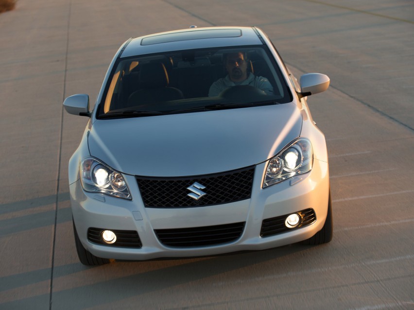 Suzuki Kizashi / Fot. Suzuki