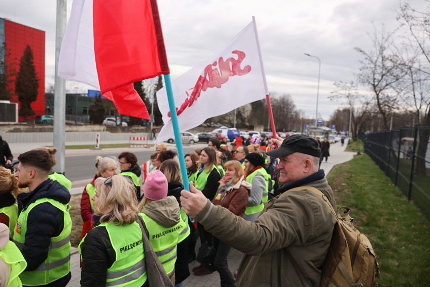 Protest pielęgniarek i położnych ze Szpitala...