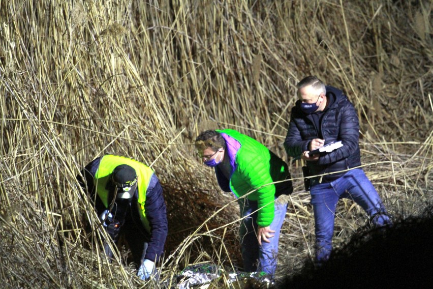 Dramat nad Wisłą w powiecie sandomierskim! Wyłowiono ciało mężczyzny [ZDJĘCIA]