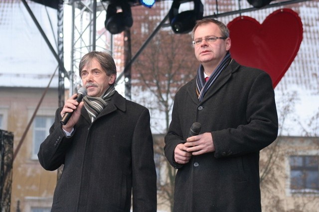 - Zabytki muszą  wypięknieć, by nikt nie odrzucił wpisania starówki na listę UNESCO - mówi burmistrz Mariusz Kędzierski (z prawej). Obok - Tadeusz Pogoda, burmistrz Świecia.