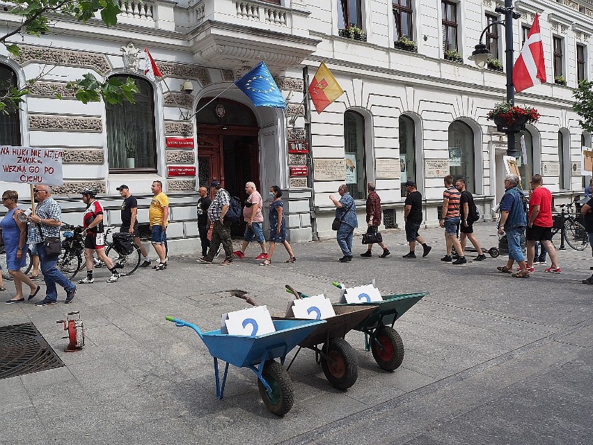 Na początku maja Wody Polskie odmówiły zatwierdzenia taryfy,...