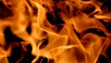 Pożar w Antoniówce. Strażak wyprowadził z płonącego domu rodzinę z dwójką dzieci