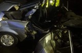 Wypadek śmiertelny w Pawłówce: Kobieta zginęła w zderzeniu mazdy z volkswagenem. 27-letni kierowca miał 2 promile