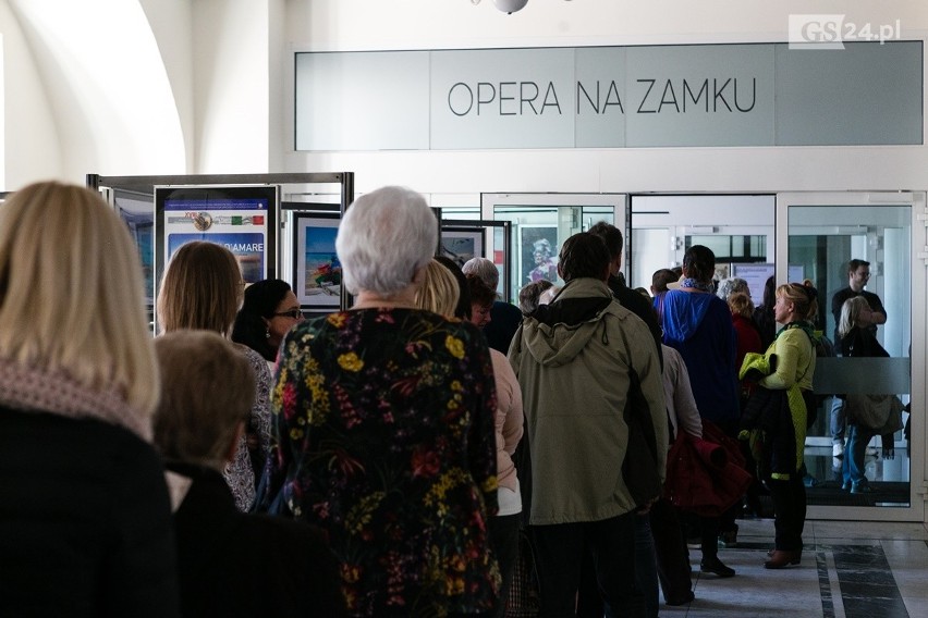 Tłumy w kolejce do Opery na Zamku. Czekali ponad trzy godziny!