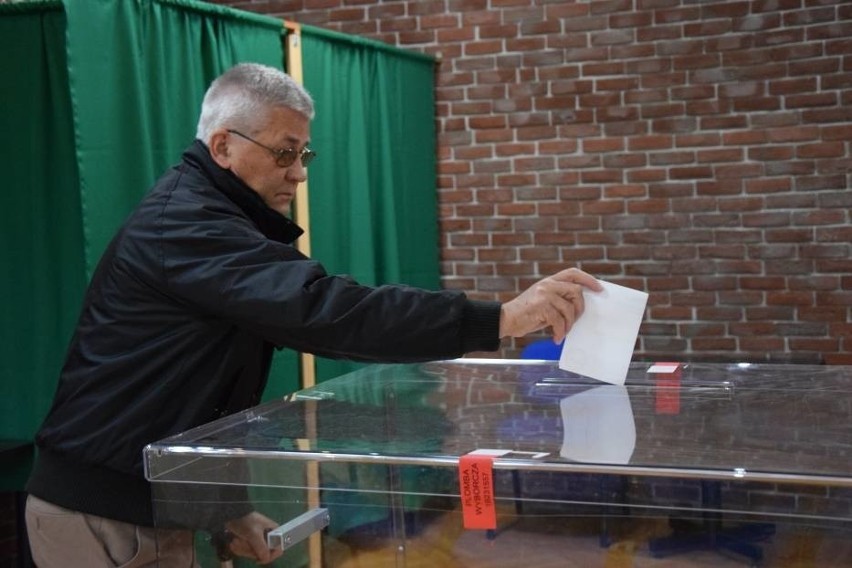 Wybory 2018: Trwa druga tura wyborów samorządowych