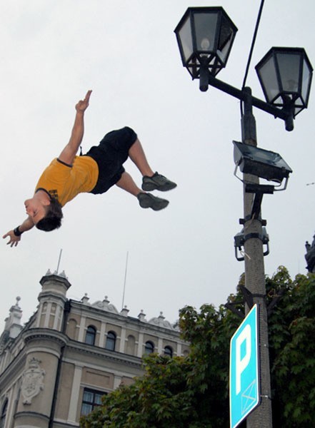 Pokaz Le Parkour jaroslawskiego klubu "Yclan"