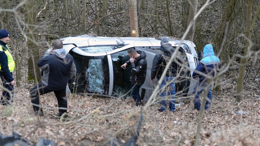 Audi i mercedes nie zatrzymały się do policyjnej kontroli na...