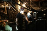 Wypadek w kopalni Jastrzębie Bzie. Trzech górników rannych. JSW: na głębokości 1100 m "strzelił" wąż hydrauliczny
