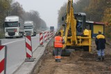 Pieniądze na drogi w regionie. Urząd marszałkowski wsparł budowę dróg powiatowych (wideo)