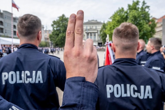 Braki kadrowe w policji. W Wielkopolsce do obsadzenia jest 350 wakatów. Sprawdziliśmy, w których jednostkach brakuje najwięcej policjantów.Przejdź do galerii --->