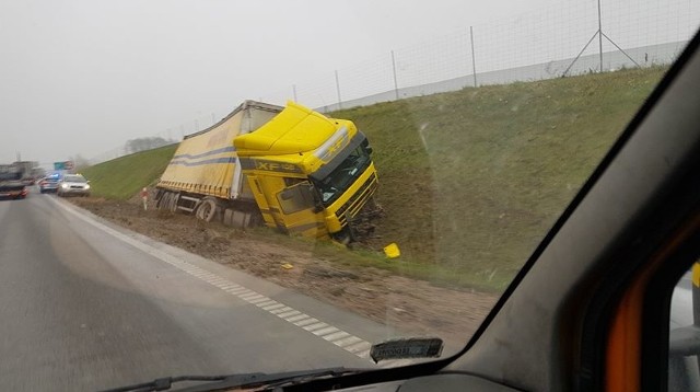 W poniedziałek, po godz. 7, na krajowej ósemce w miejscowości Szkocja doszło do wypadku.