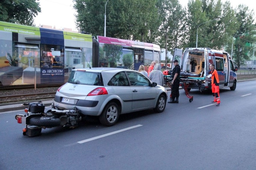 Wypadek z udziałem motocyklisty na ul. Grabiszyńskiej -...