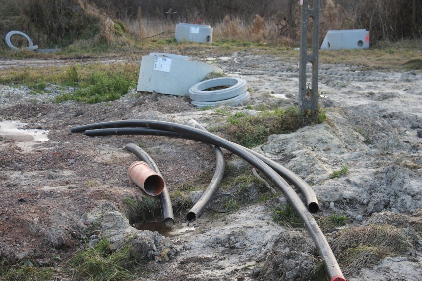 Nowe odcinki kanalizacji w gminie Smyków. W sumie 11 kilometrów. Już 60 procent mieszkańców w "zasięgu" sieci