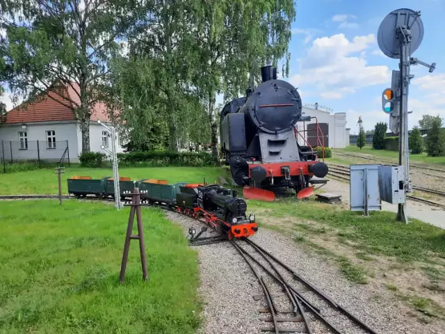 Kolej lilipucia to świetna atrakcja zarówno dla dzieci jak i dorosłych.