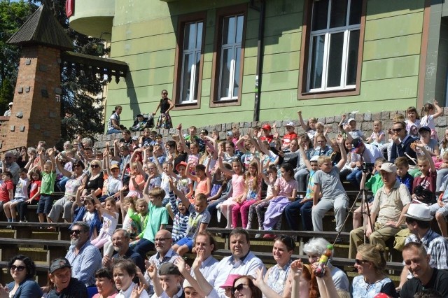 Słoneczna pogoda sprzyja festiwalowej publiczności.>> Najświeższe informacje z regionu, zdjęcia, wideo tylko na www.pomorska.pl 