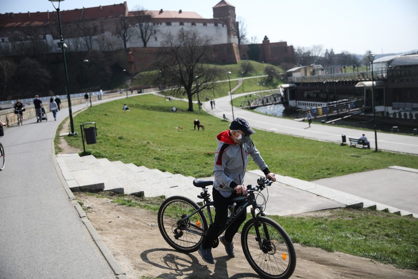 Krakowianie korzystają z pięknej pogody