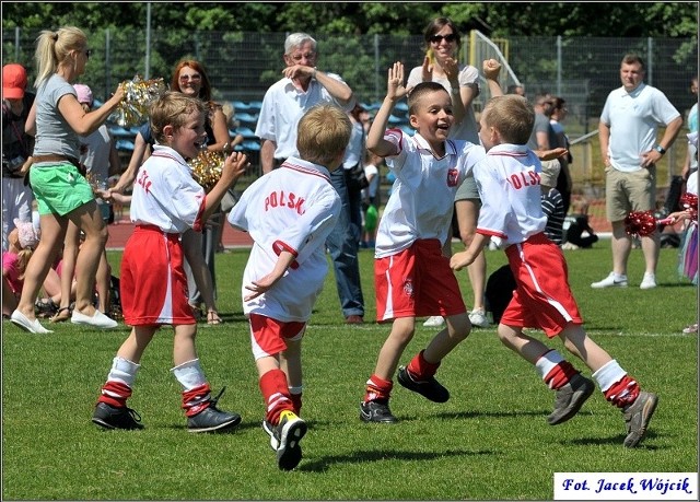 Piłkarskiej gorączce przed turniejem Euro 2016 we Francji nie oparli się najmłodsi. 24 drużyny przedszkolaków z Koszalina i okolic rywalizowały na stadionie ZOS Bałtyk w turnieju Mini Euro 2016.