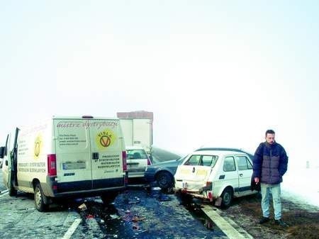 Fot. Tomasz Hołod: W karambolu pod Środą Śląską zderzyło się kilkadziesiąt samochodów