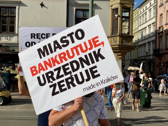 Protest na placu Wszystkich Świętych