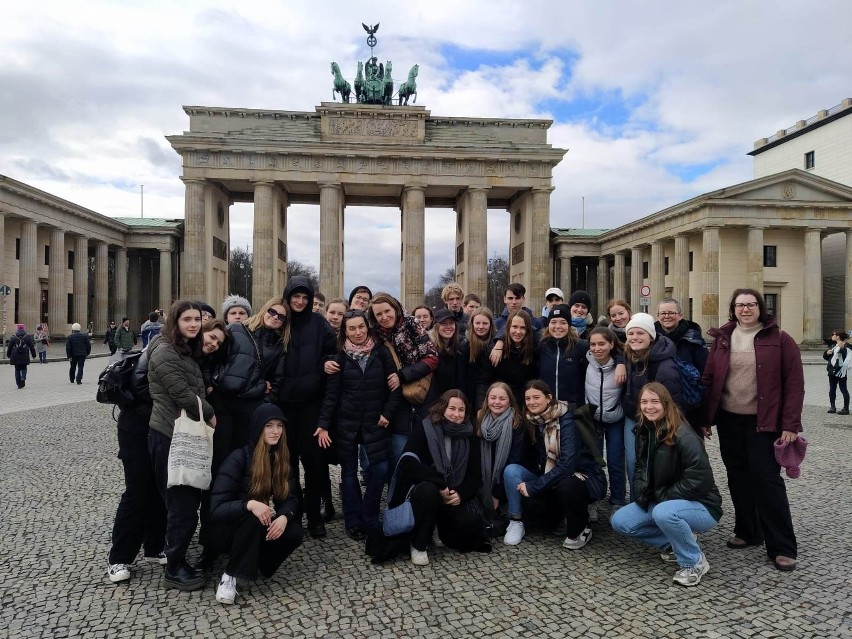Nowe doświadczenia z Erasmusem - młodzież ze Społeczniaka wraz z rówieśnikami z Belgii poznawała historię podziałów w Europie
