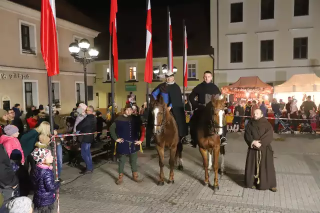 Marcinowe święto wróciło na rynek w Mikołowie po rocznej przerwie, clou programu był wjazd Marcina na koniu