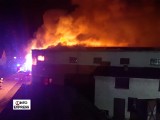 Ogromy pożar stolarni w Lisowie. Kilkanaście jednostek walczyło w nocy z ogniem