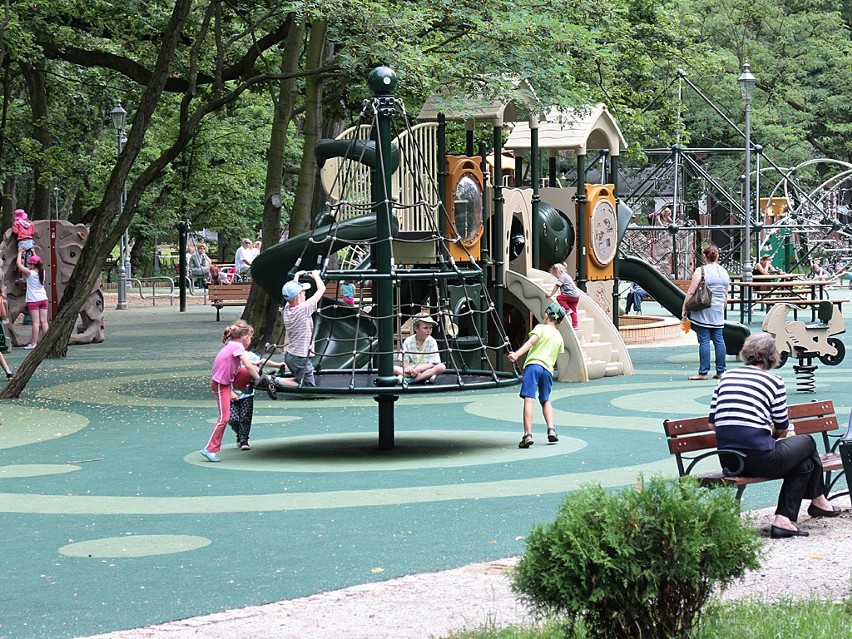 Plac zabaw w Parku Miejskim w Grudziądzu