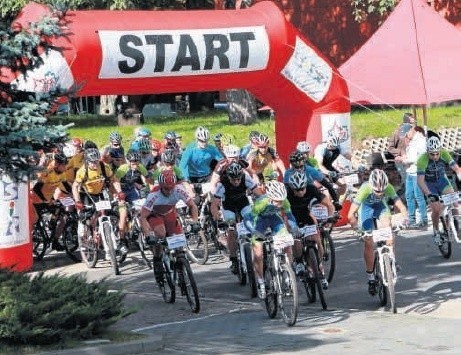 Start do ostatniej edycji Słupia XC w 2013 roku. Zmagania odbywały się wokół stadionu 650-lecia w Słupsku.