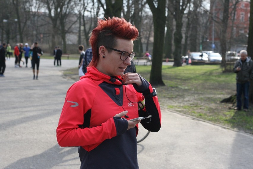 Pierwszy wiosenny Parkrun w parku Poniatowskiego - 22 marca 2014 [ZDJĘCIA+FILM]