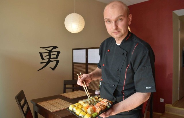 - Nasza specjalność to sushi - mówi Tomasz Rogoziński z Sushi Yapa Bar.