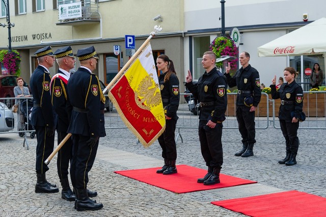 Straż Miejska w Białymstoku świętowała przed Pałacykiem Gościnnym