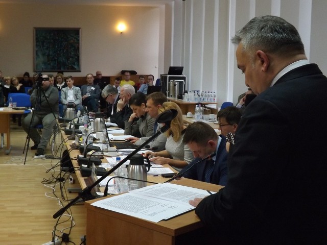 Projekt budżetu w zastępstwie przebywającego na zwolnieniu lekarskim Janusza Gromka, przedstawił jego zastępca Jerzy Wolski.