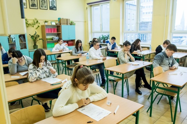 Próbny egzamin ósmoklasisty - CKE. Arkusze i odpowiedzi [MATEMATYKA, 19 grudnia 2018]