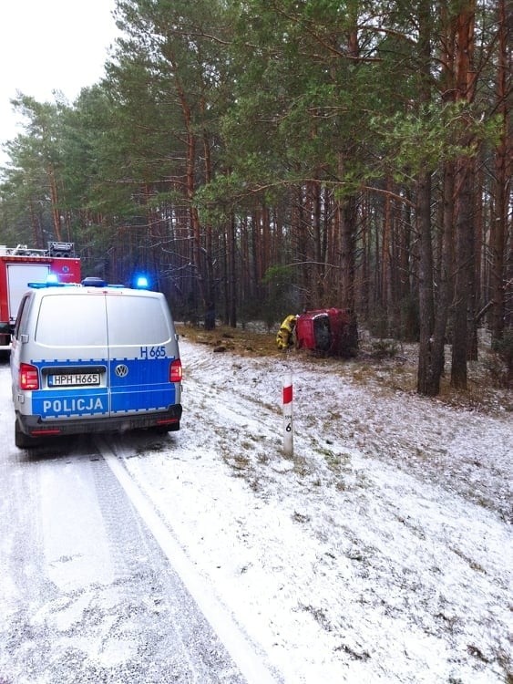 Wypadek w Ciemniewie na DK60. W wypadku została poszkodowana 1 osoba. 4.12.2021
