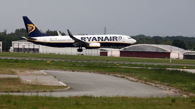Samolot Ryanair zamiast w Krakowie wylądował w Łodzi