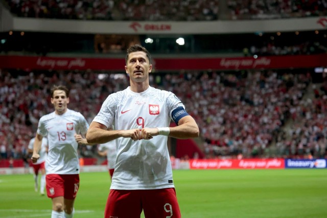 Robert Lewandowski znalazł się w ogniu krytyki, ale bez niego reprezentacja ma jeszcze większe problemy.Zobacz kolejne zdjęcia. Przesuwaj zdjęcia w prawo - naciśnij strzałkę lub przycisk NASTĘPNE