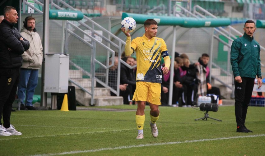 Sędzia Damian Gawęcki z Kielc w podwójnej roli w meczu Ligi Młodzieżowej UEFA  Ruch Lwów-FC Midtjylland. To duże wyróżnienie
