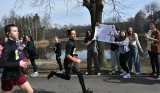 Bieg Poszukiwaczy Wiosny w Chełmku i otwarcie kompleksu sportowo-rekreacyjnego „Na Stawach”. ZDJĘCIA