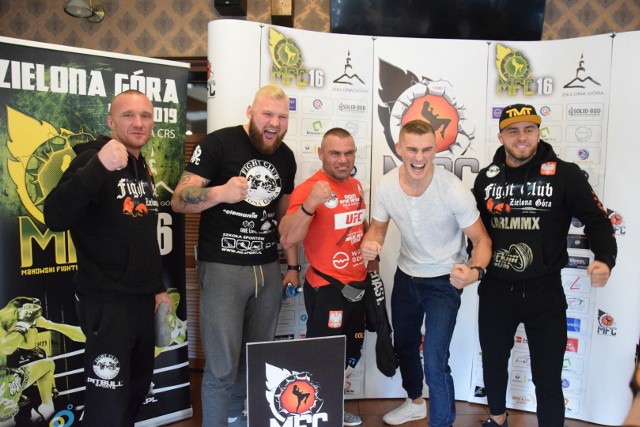 Ceremonia ważenia zawodników - uczestników 16. Gali Makowski Fighting Championship w CRS Zielona Góra - sobota 5 października 2019