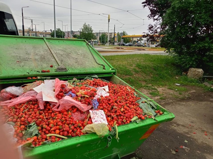 Tak wyglądał kontener przy targowisku w środę, 10 czerwca.