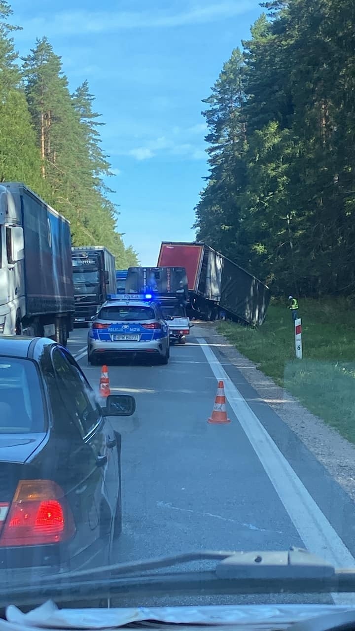 Awaria ciągnika siodłowego w Rybnikach, 5 km. od Katrynki