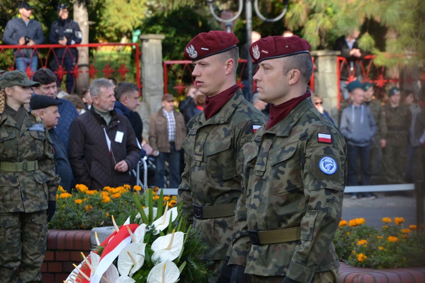 Prezydent Andrzej Duda złożył wieniec pod Pomnikiem...