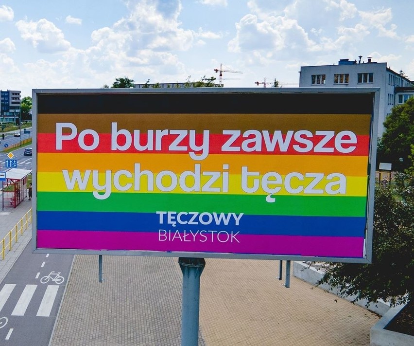 Tęczowy Białystok w lipcu rozwiesił billboardy w całym...