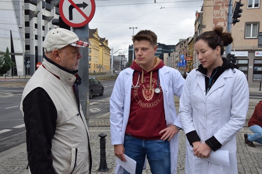 Protest studentów medycyny we Wrocławiu (ZDJĘCIA)