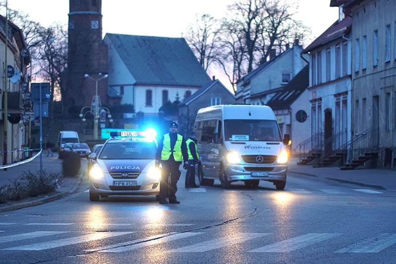 W nocy wysadzono bankomat w Golczewie. Policja szuka sprawców [ZDJĘCIA]