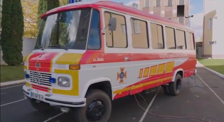 Podarowany ukraińskim strażakom samochód strażacki jako...
